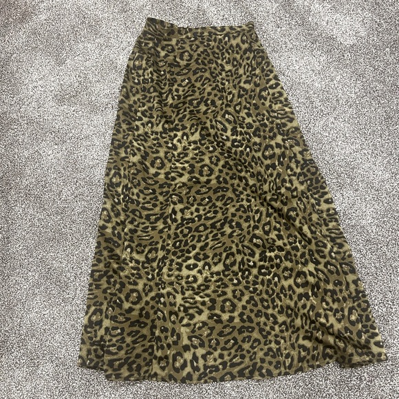 Blank Skirt - Picture 1 of 3